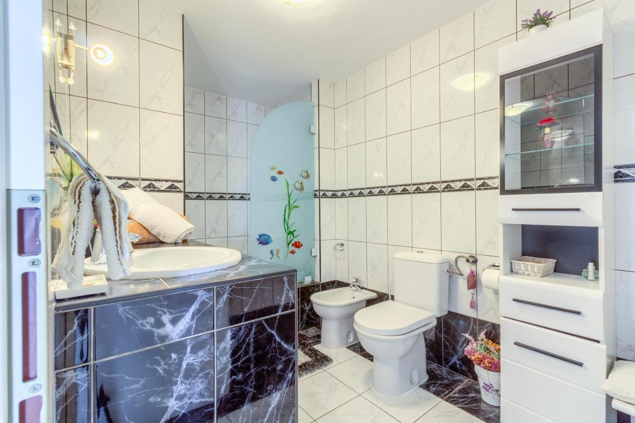 Apartments Meri Трогир Екстериор снимка